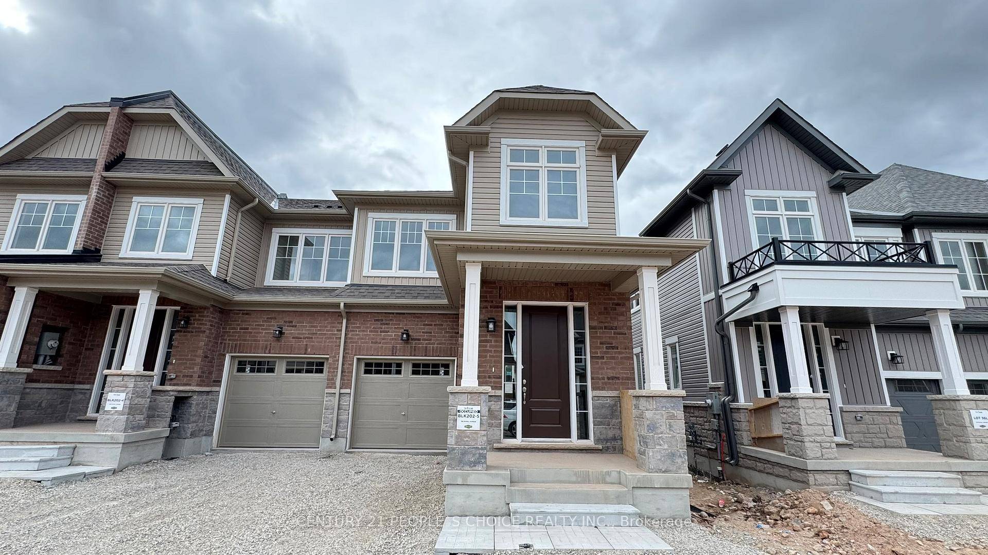 Welcome to this beautiful and bright brand new 2 Storey townhouse amp ; ready to move property in the Erin Glen community !
