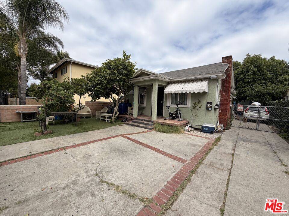 1032  N Ridgewood Pl 4BR Hancock Park La