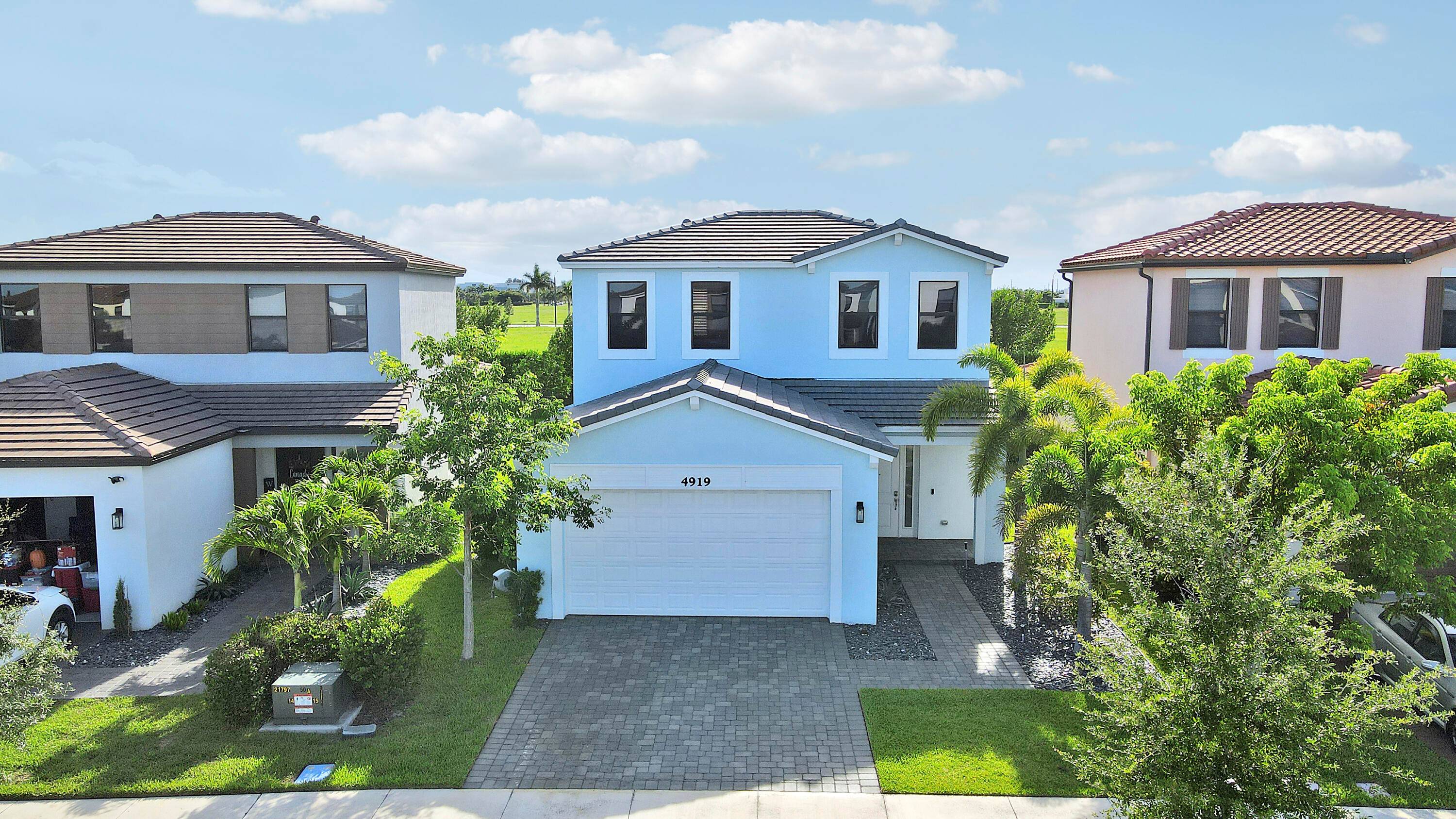 Modern and move in ready !