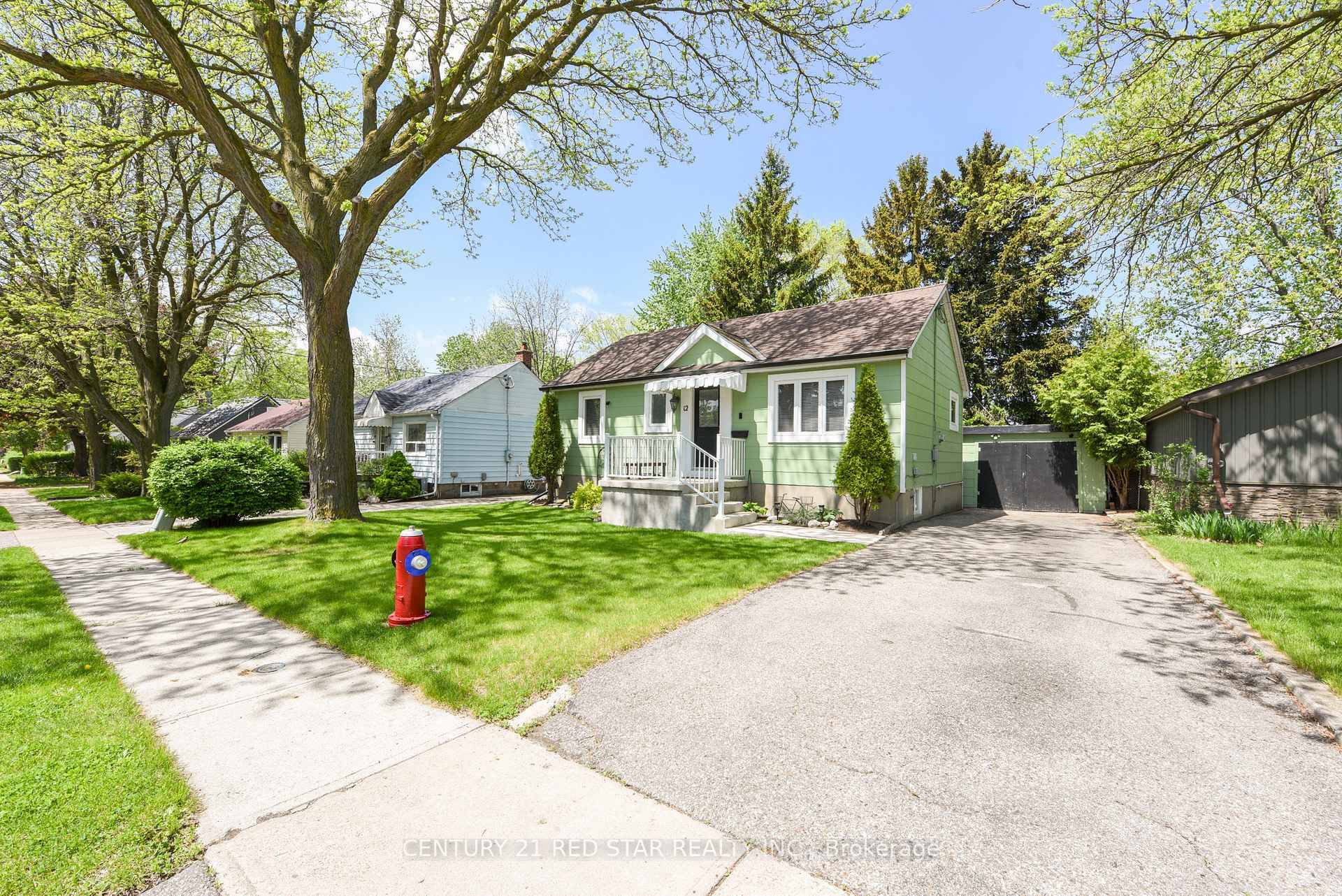 Attention First time buyer, 2 bedrooms and 2 washroom detached bunglow on big lot in a mature family neighborhood, one bedroom with full washroom and laundry in basement.