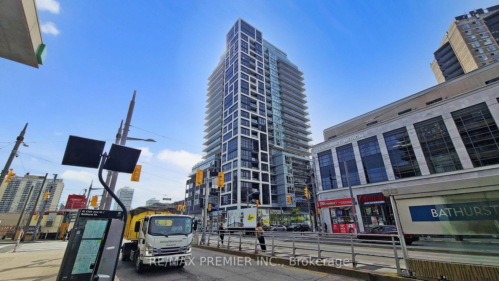 Welcome to The Rise Condos, a sought after residence in one of Toronto's most vibrant neighbourhoods.