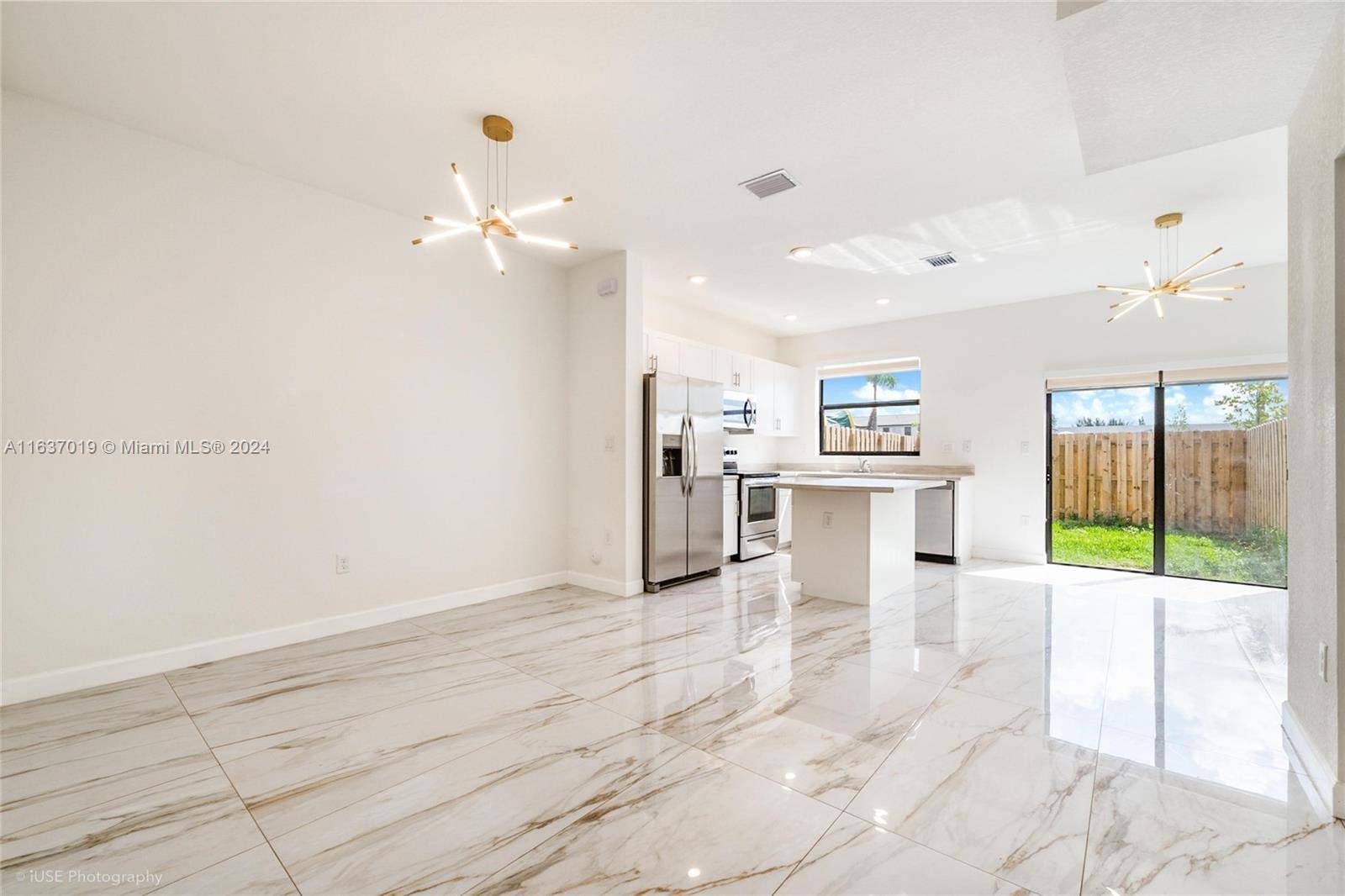 Seller will pay 6 months of association fees in full price offer Welcome to modern luxury in this 3 bedroom, 3 bathroom townhouse in the newly built community of Pine ...