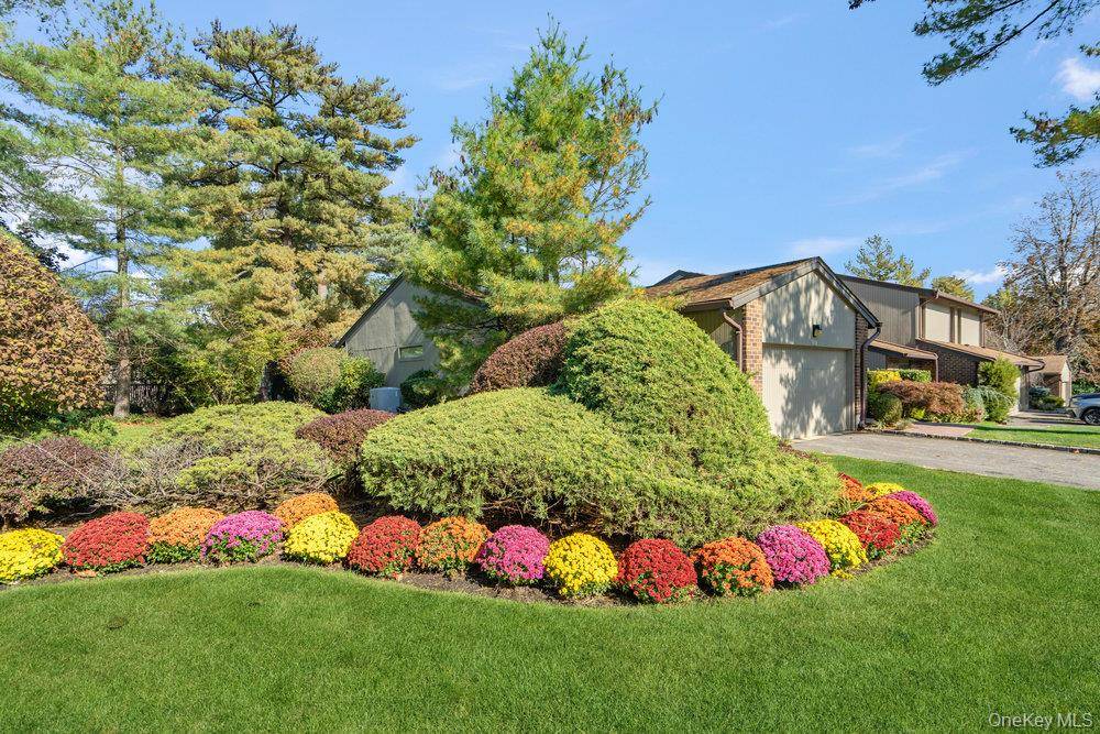 Galleria Ranch converted to three Bedrooms with expansive side and rear lawn areas.