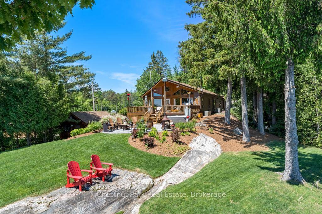 Nestled into the picturesque shores of Lake Muskoka, this 2200 sq ft year round home cottage offers the perfect lakeside retreat.