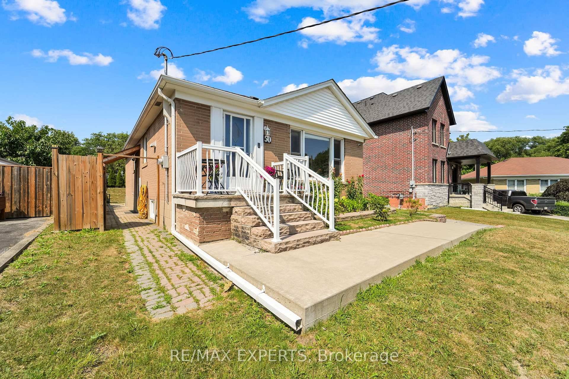 Beautiful Detached 3 Bedroom Bungalow Nestled on a Peaceful Cul De Sac in a Highly Desirable Family Neighbourhood.