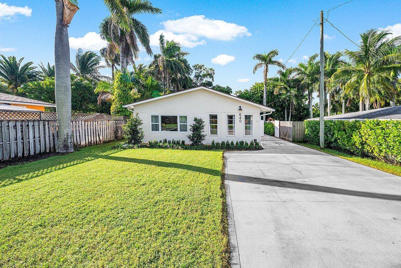 Looking for a non HOA home with a pool, east of I 95 for under a million dollars ?