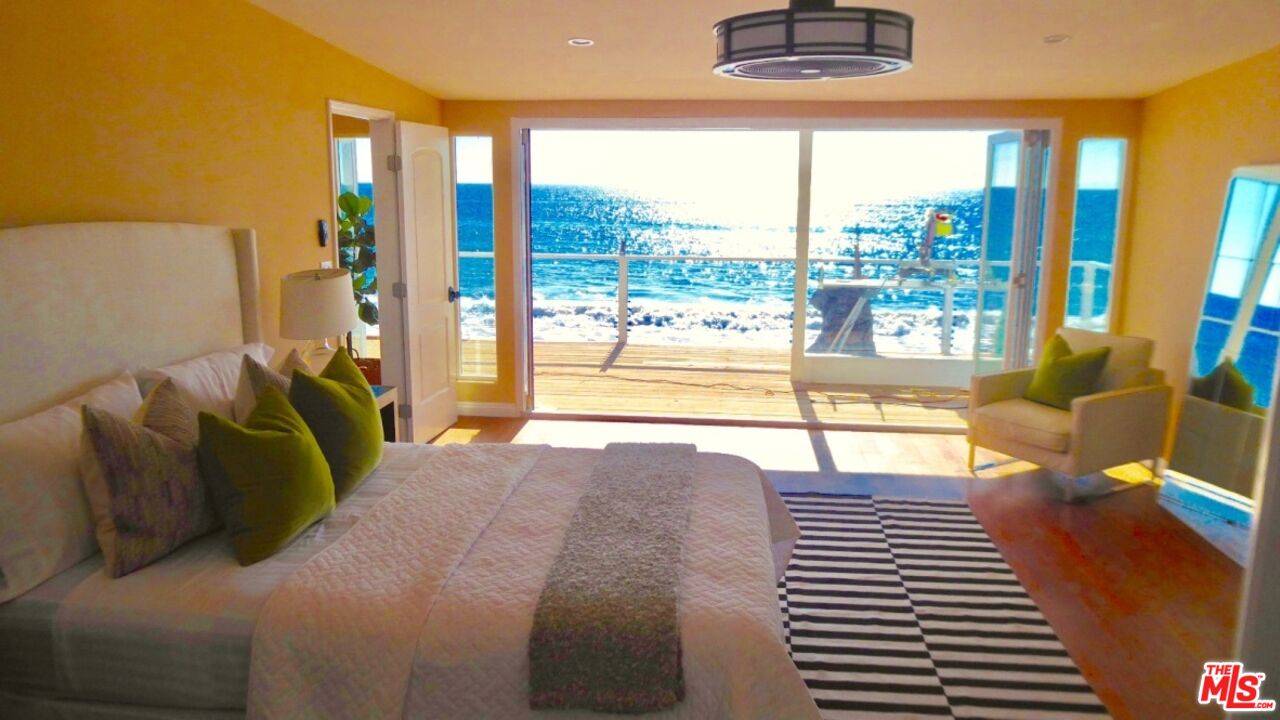 25164  MALIBU RD 4BR Malibu La