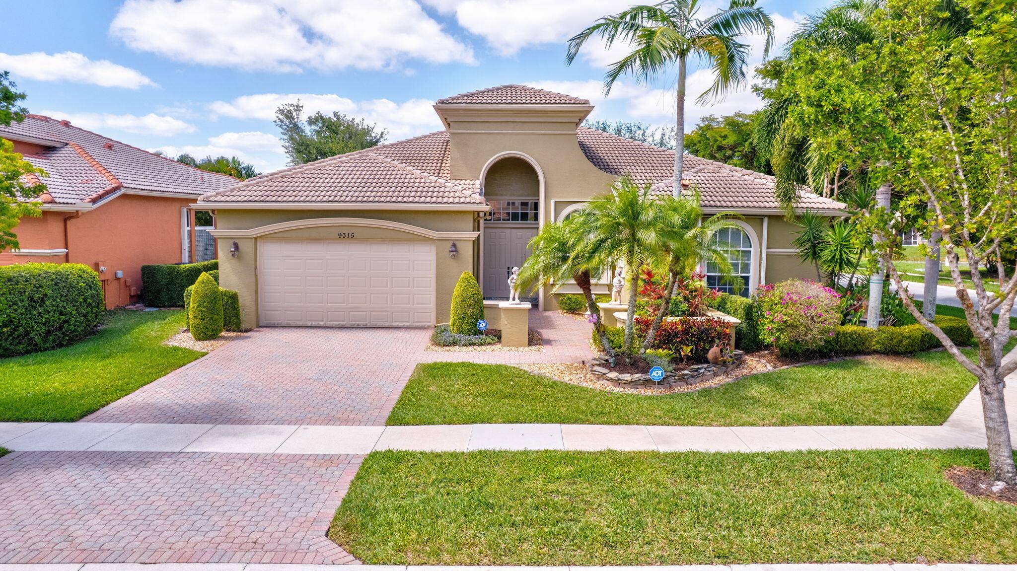 ABSOLUTELY GORGEOUS FURNISHED TOSCANA MODEL AVAILABLE FOR ANNUAL RENTAL IN 55 COMMUNITY OF BUENA VIDA,.