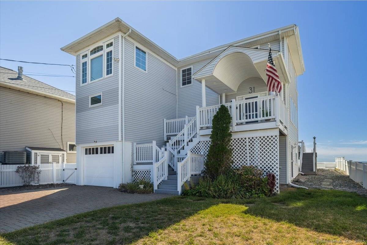 Direct Waterfront Paradise !
