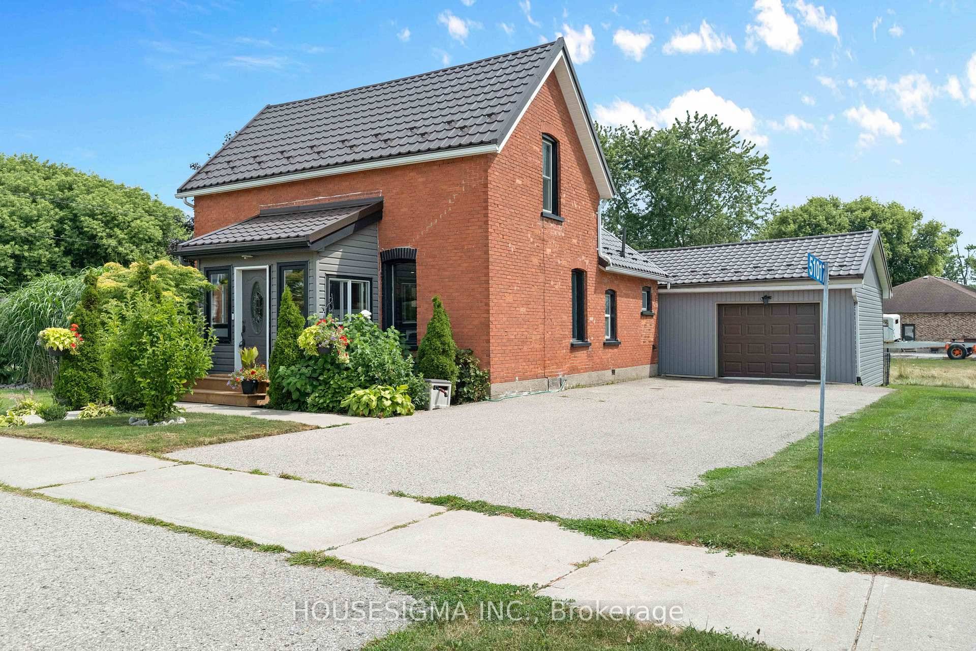 Welcome to this beautifully maintained 1.