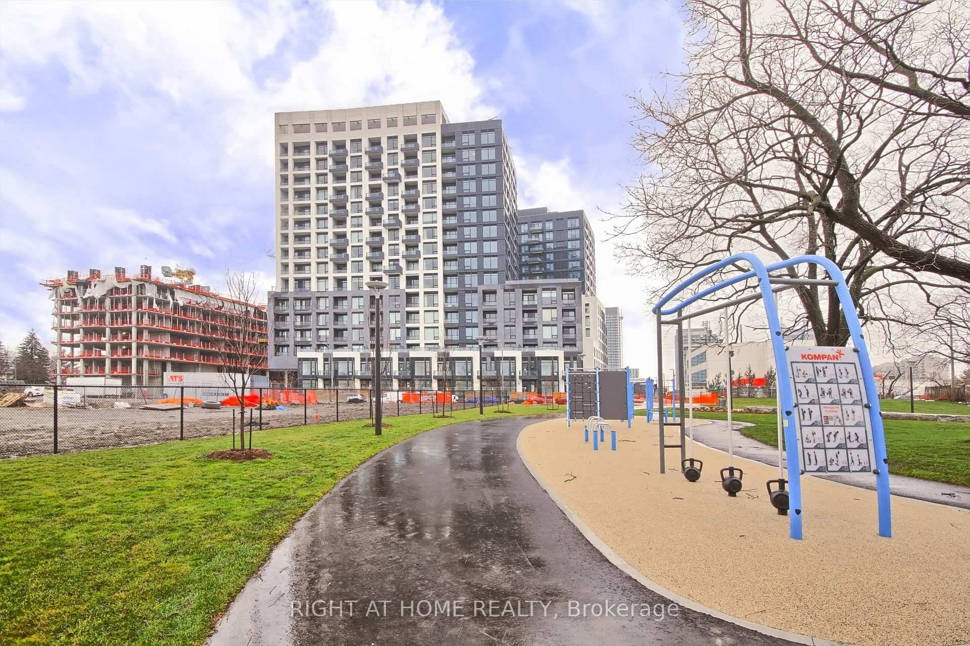 This luxury 2 Bedroom, 2 Washrooms North East corner Unit with spectacular unobstructed view, floor to ceiling windows for lots of natural Lights on high floor Comes With Locker And ...