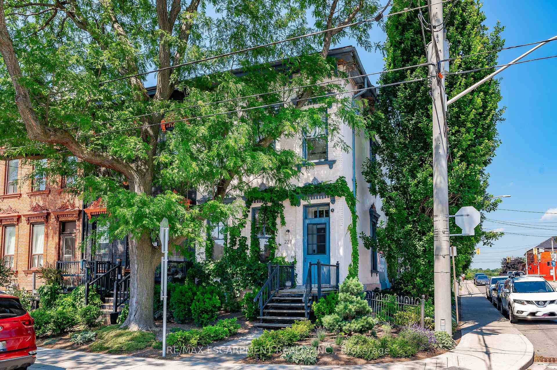 Welcome to the Bellwether House one of Hamilton's most unique and versatile homes.