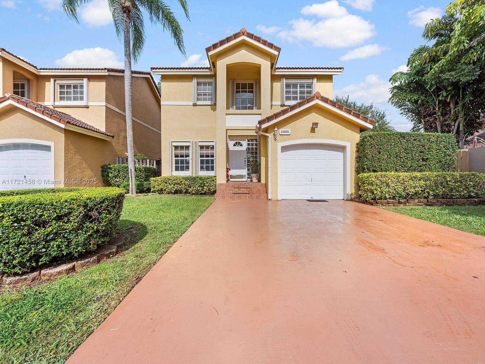 Welcome to this stunning 3 bedroom, 2.