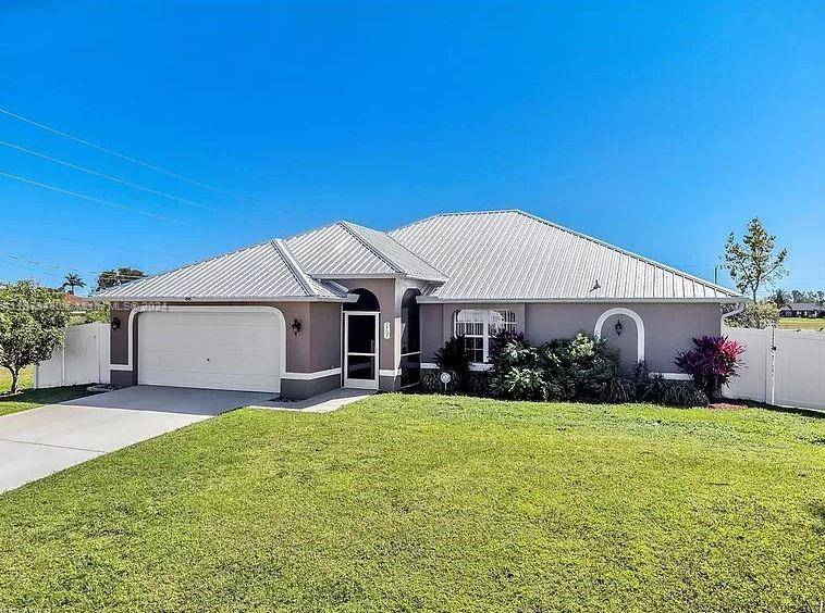 5, 000 Closing Cost Credit Welcome to your dream home in Cape Coral, Florida !