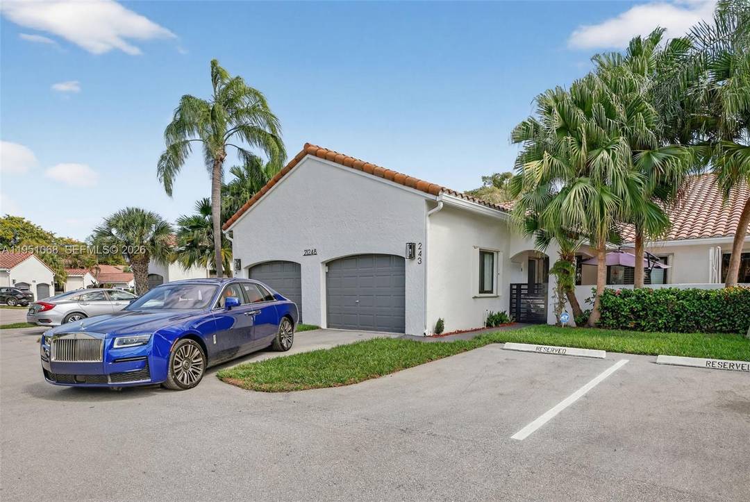 SPECTACULAR HOME IN GATED HARBOR VILLAGE IN WATERWAYS AVENTURA.