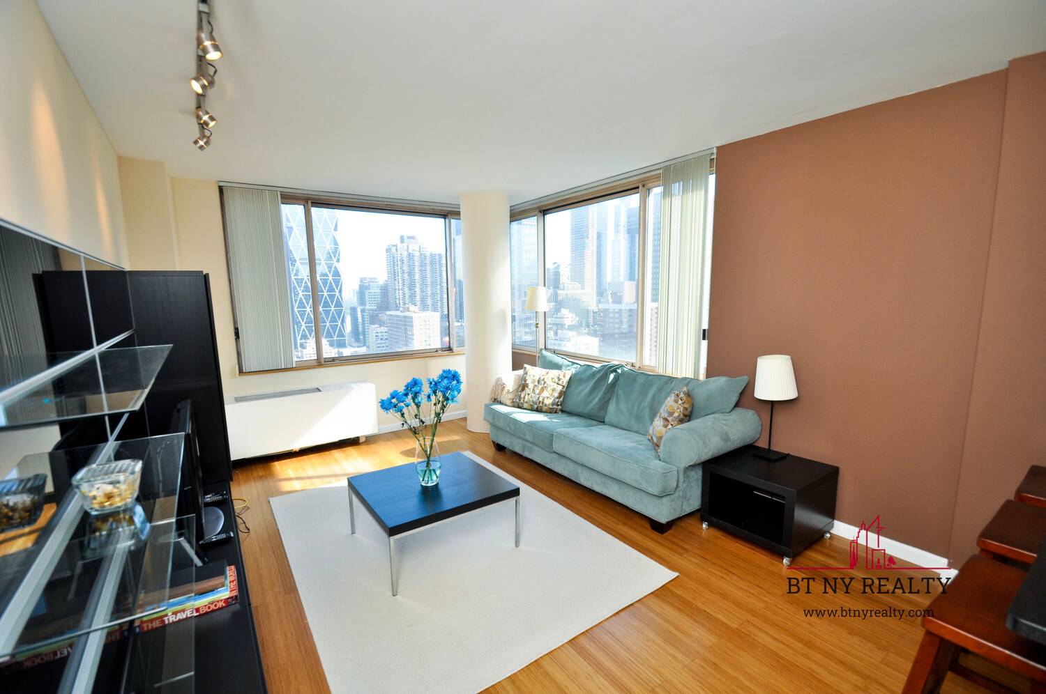 Apartment Features Wake up every day to jaw dropping, panoramic views of New York City's legendary skyline stretching from the Hudson River to Times Square from this stunning, sun drenched ...