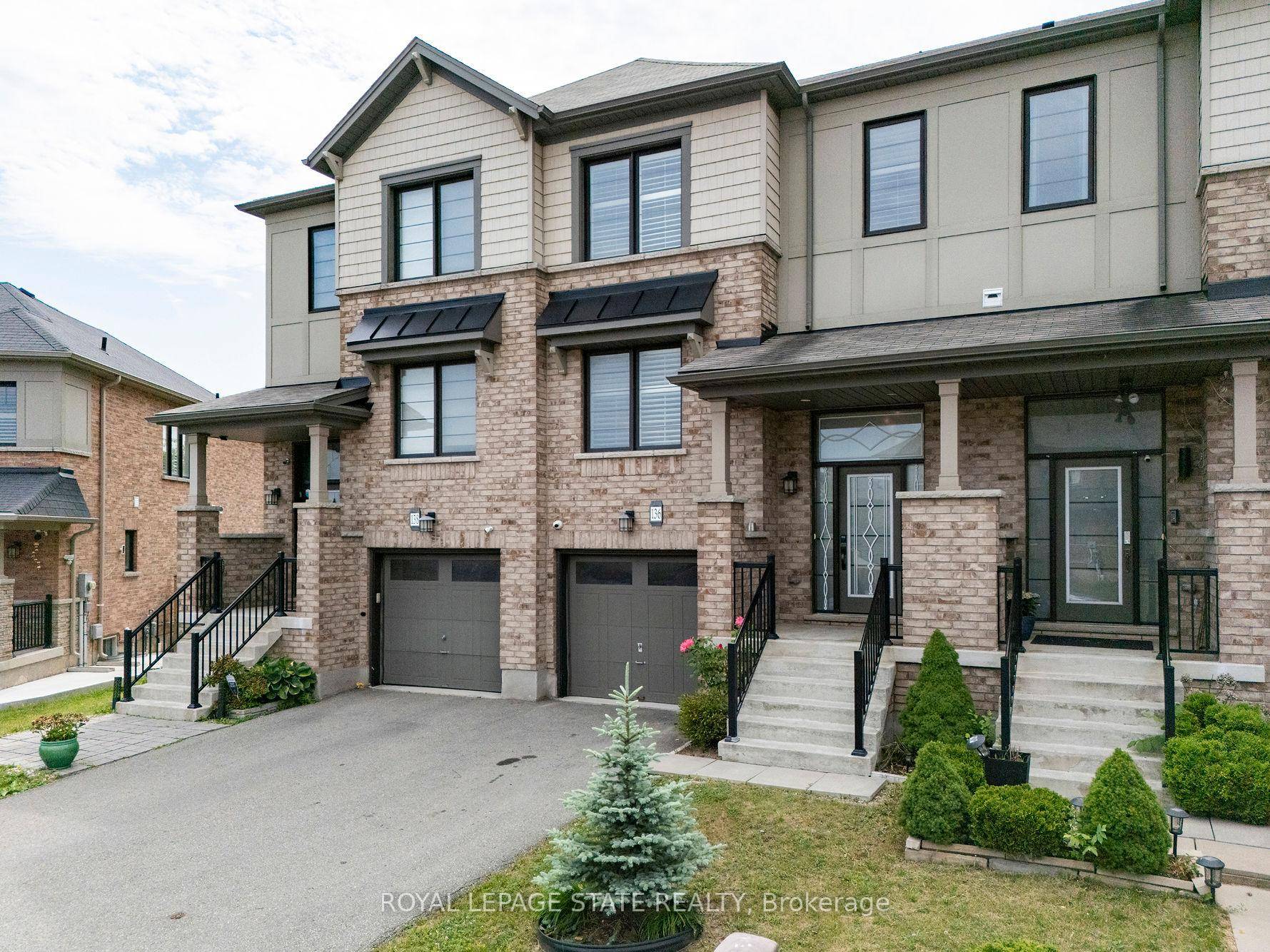 Spacious and Versatile Townhome in Family Friendly Heritage GreenDiscover over 2, 000 sq.