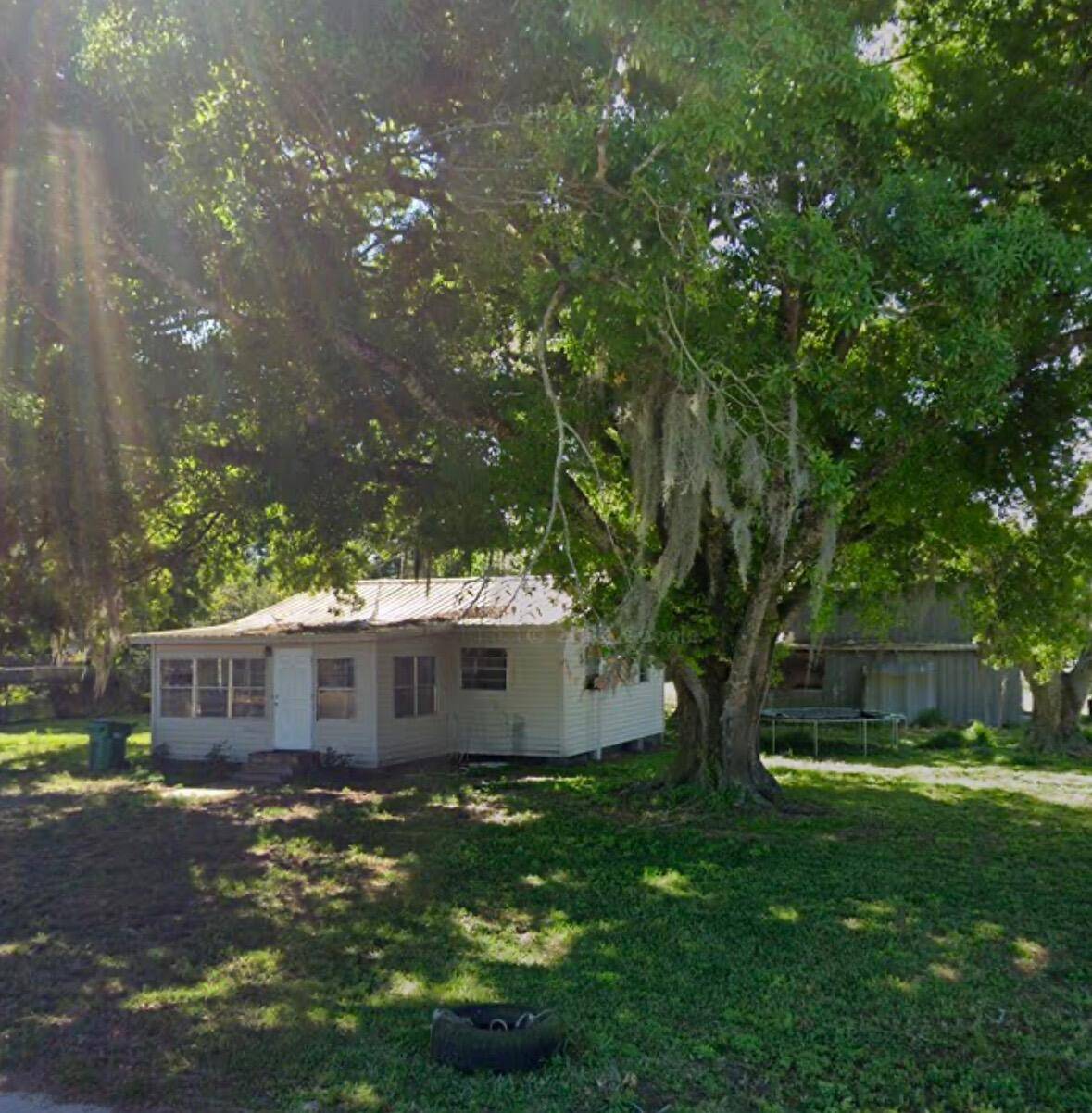 Investor Special ! This 2 bedroom, 1 bathroom single family home is a prime opportunity in the heart of Okeechobee City.