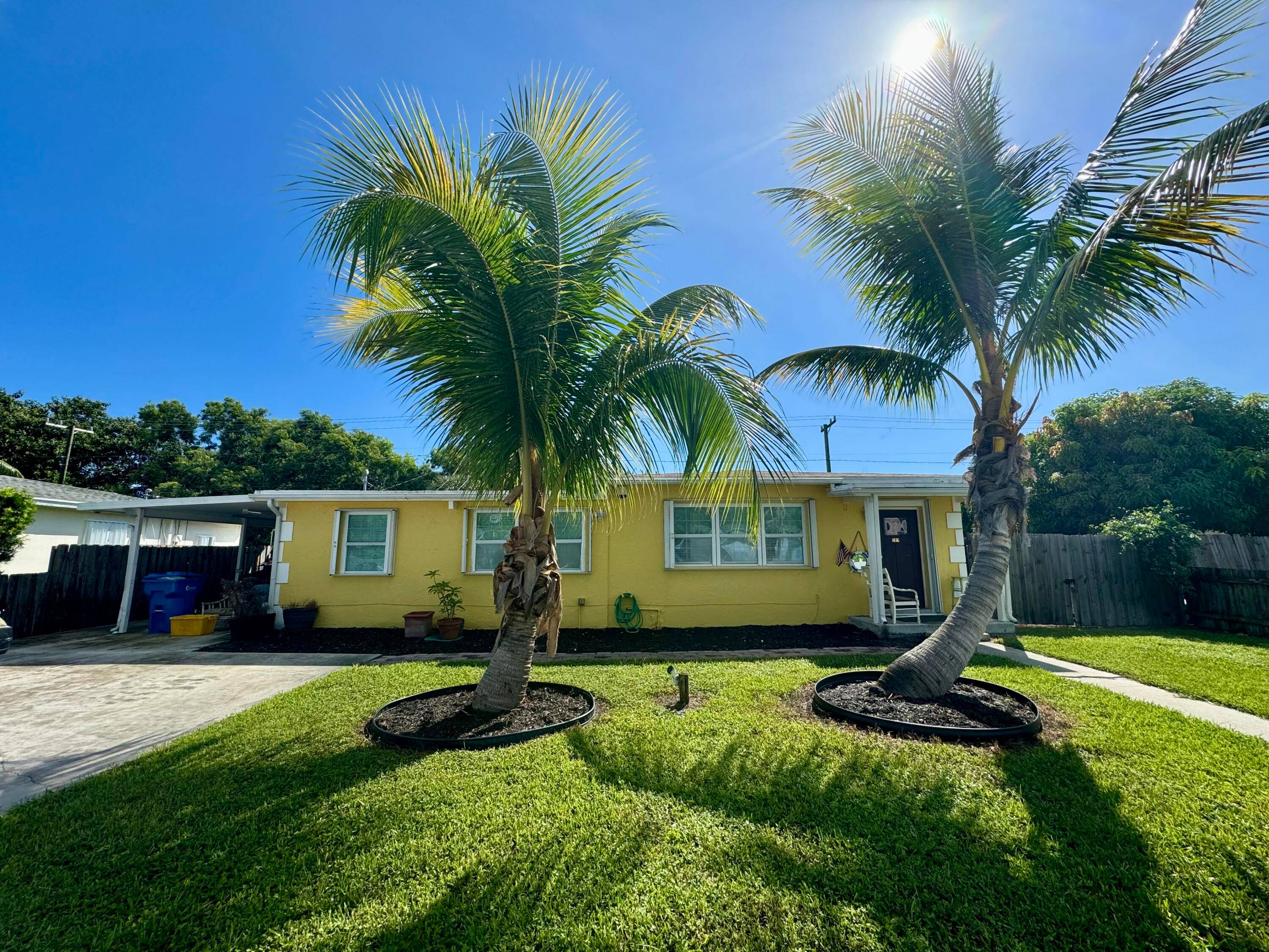 Single family home featuring 3 bedrooms, 2 bathrooms.