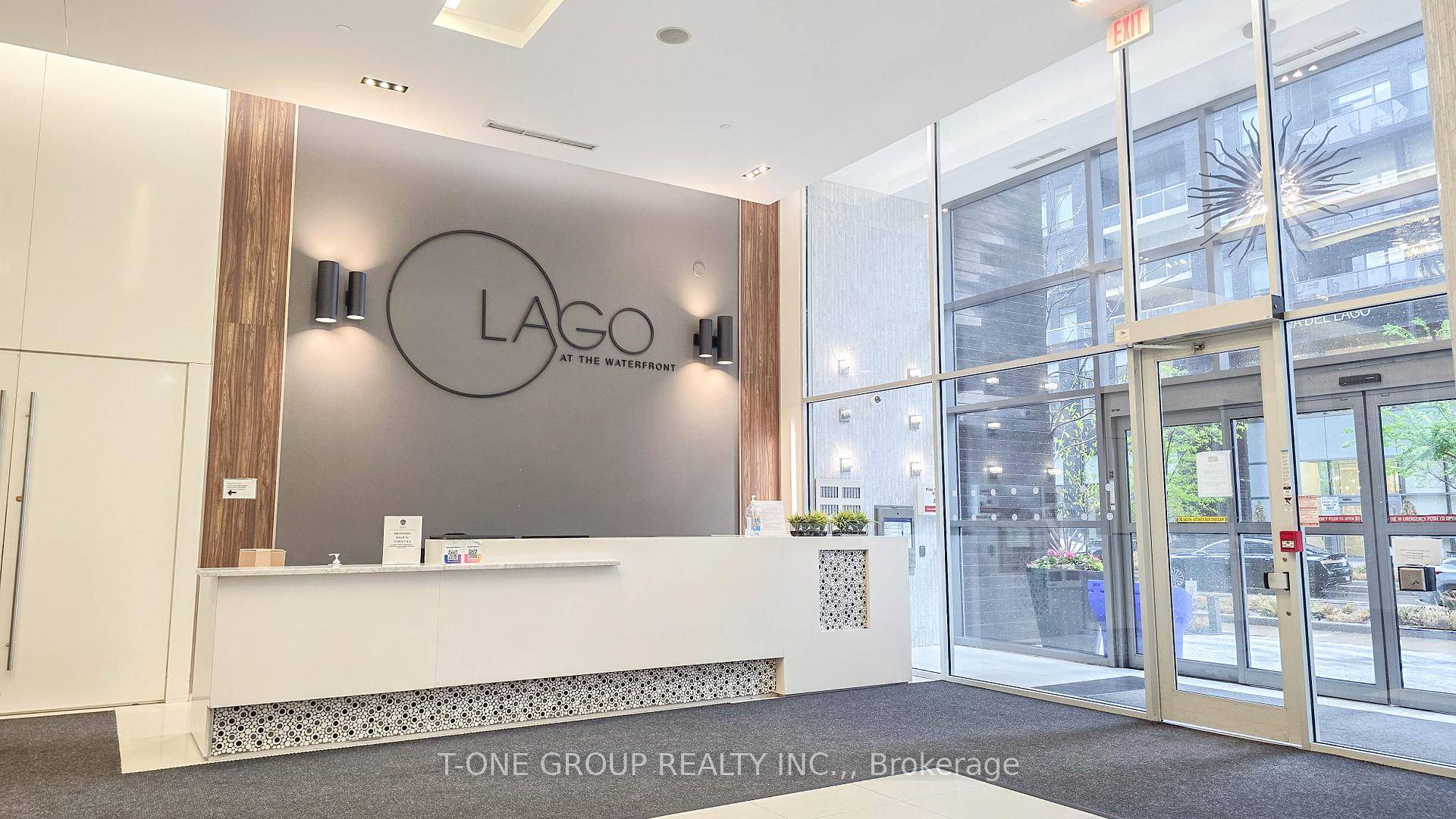Welcome To Lago At The Waterfront !
