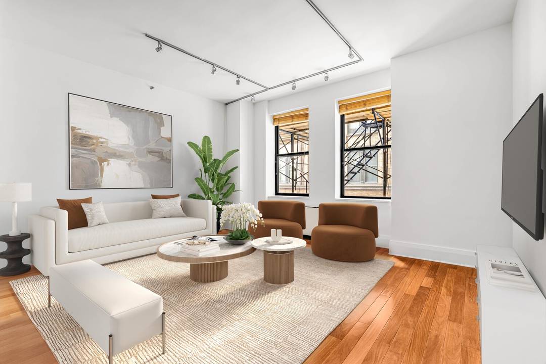 Bright, south facing one bedroom in move in condition.