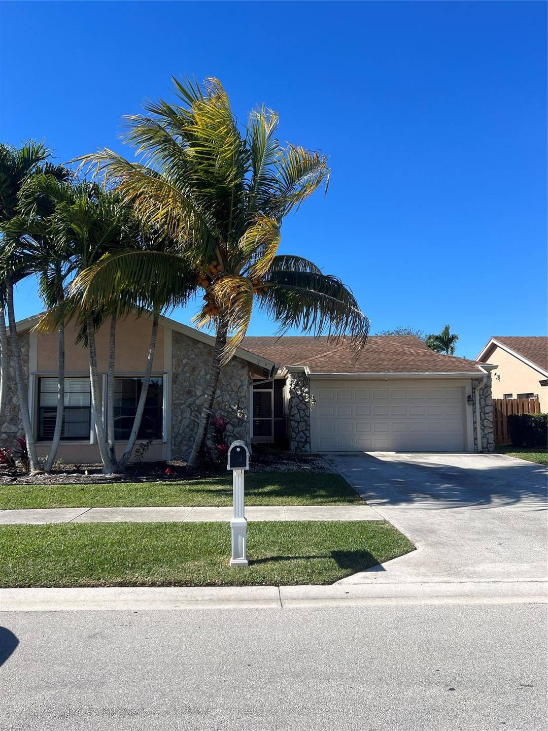 FOR RENT this beautiful 4 bedroom 2 bath POOL HOME in West Boca Raton.