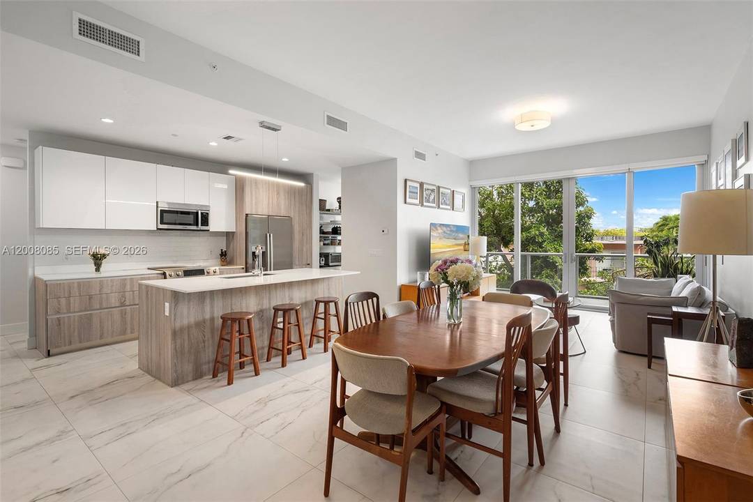 Introducing Urban Eden at Eleven in the Roads, a sophisticated 3BD 3BA corner unit just minutes from Brickell.