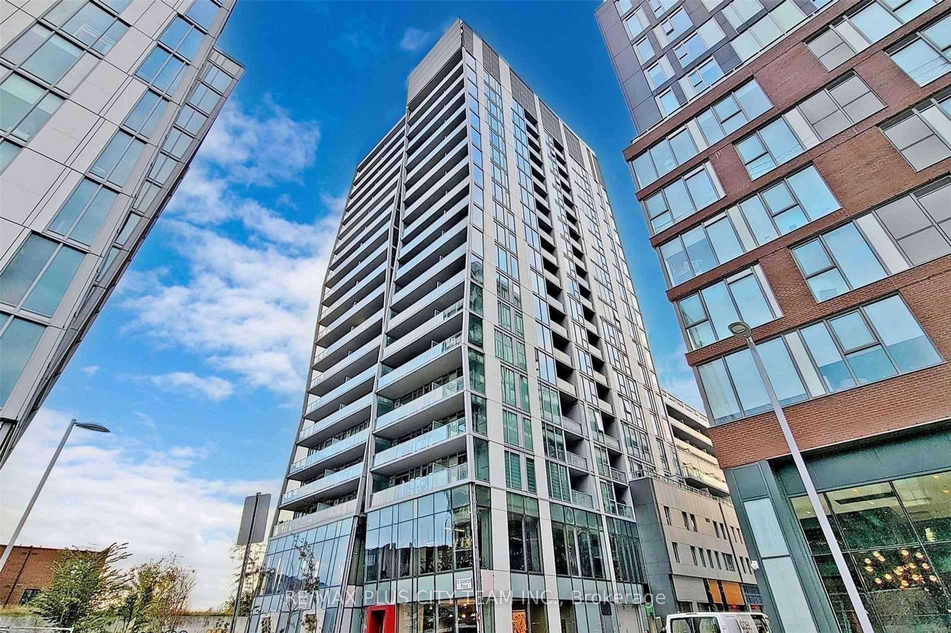 Welcome to Riverside Square !