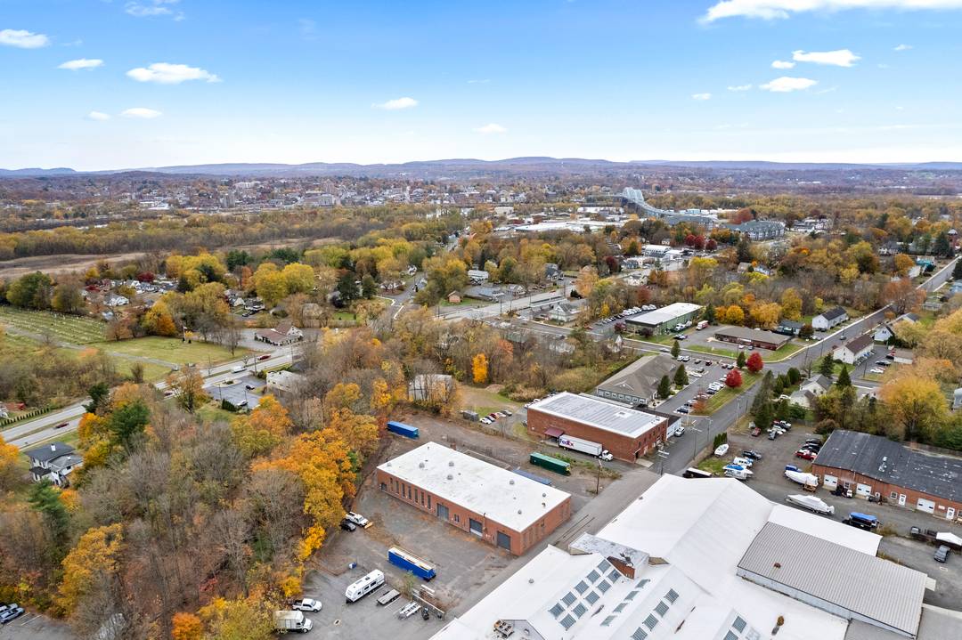 This exceptional industrial property offers 1.