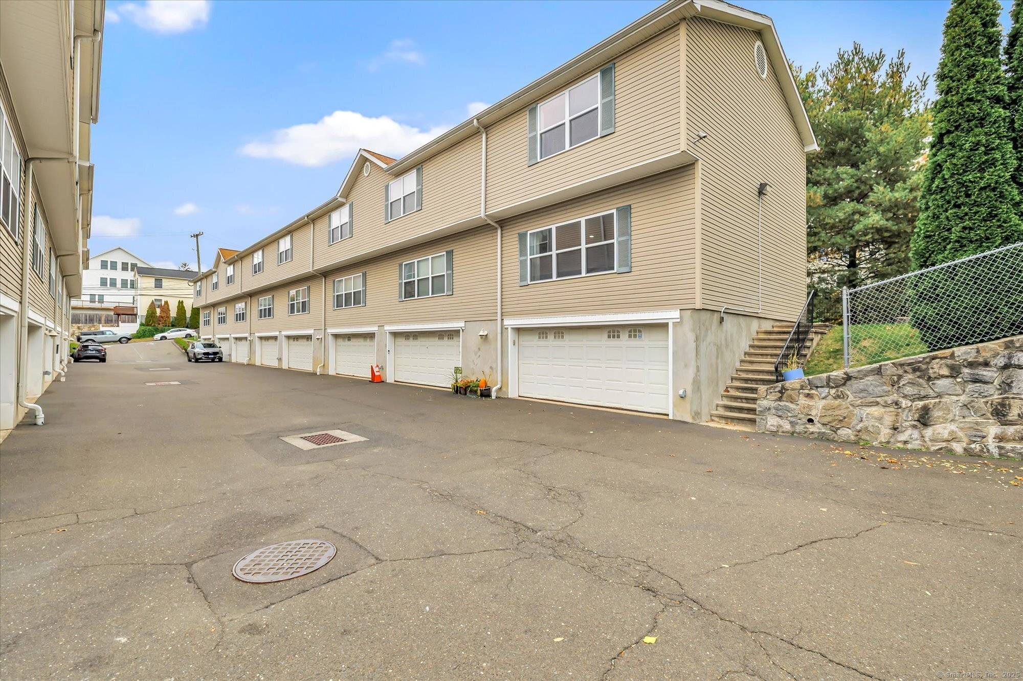 Condos convenient to SoNo don't come on the market often and this end unit with a 2 car garage in a neat, small complex offers the perfect blend of comfort ...