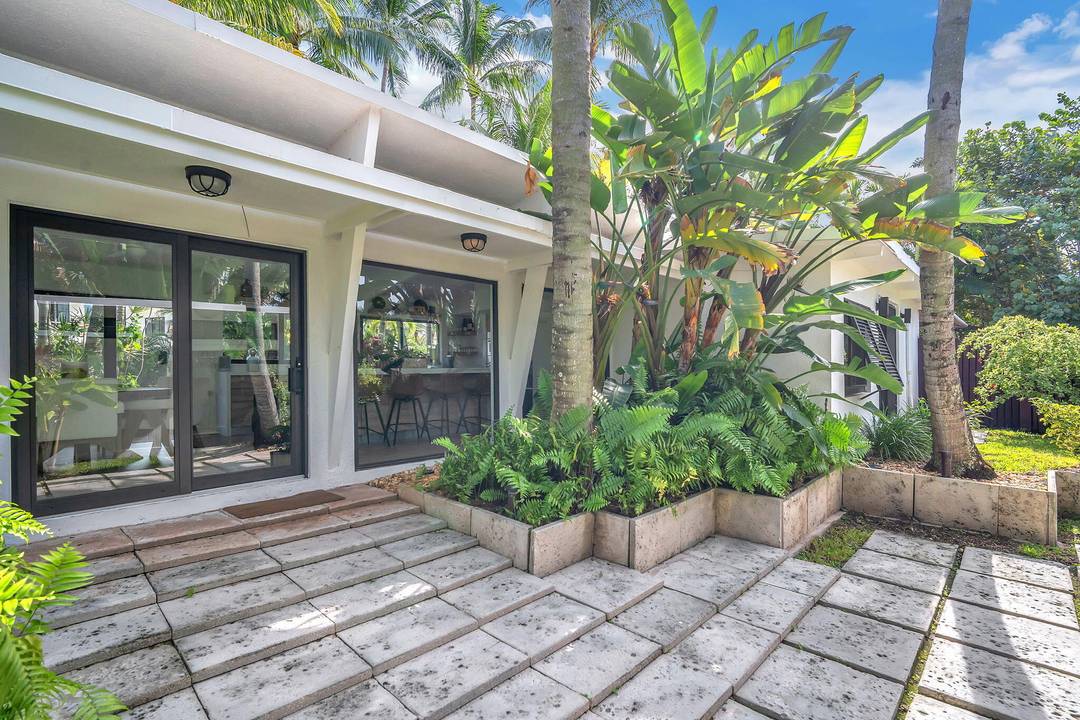 Nestled in the heart of Las Olas in Fort Lauderdale, this modern bungalow plus guest house is situated on a prime 100 waterfront lot with deep water canal, no fixed ...
