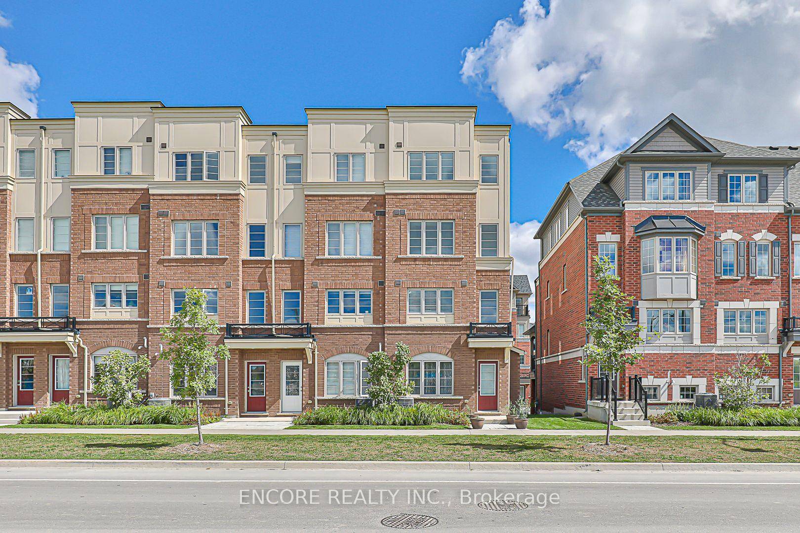 Beautiful 4 bedrooms 1986 sq ft, end unit townhouse in Oshawa.