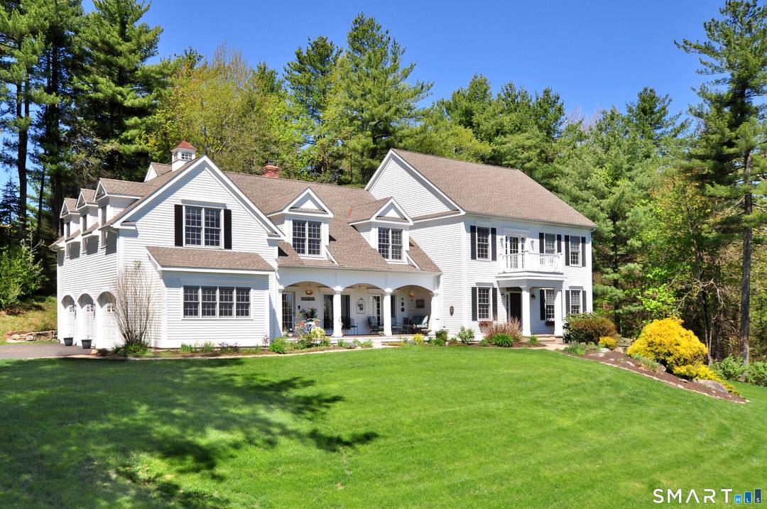 Welcome to Old Orchard Road ; a small community of just 8 custom homes set on 64 acres of unspoiled natural beauty, where privacy and serenity define everyday living.