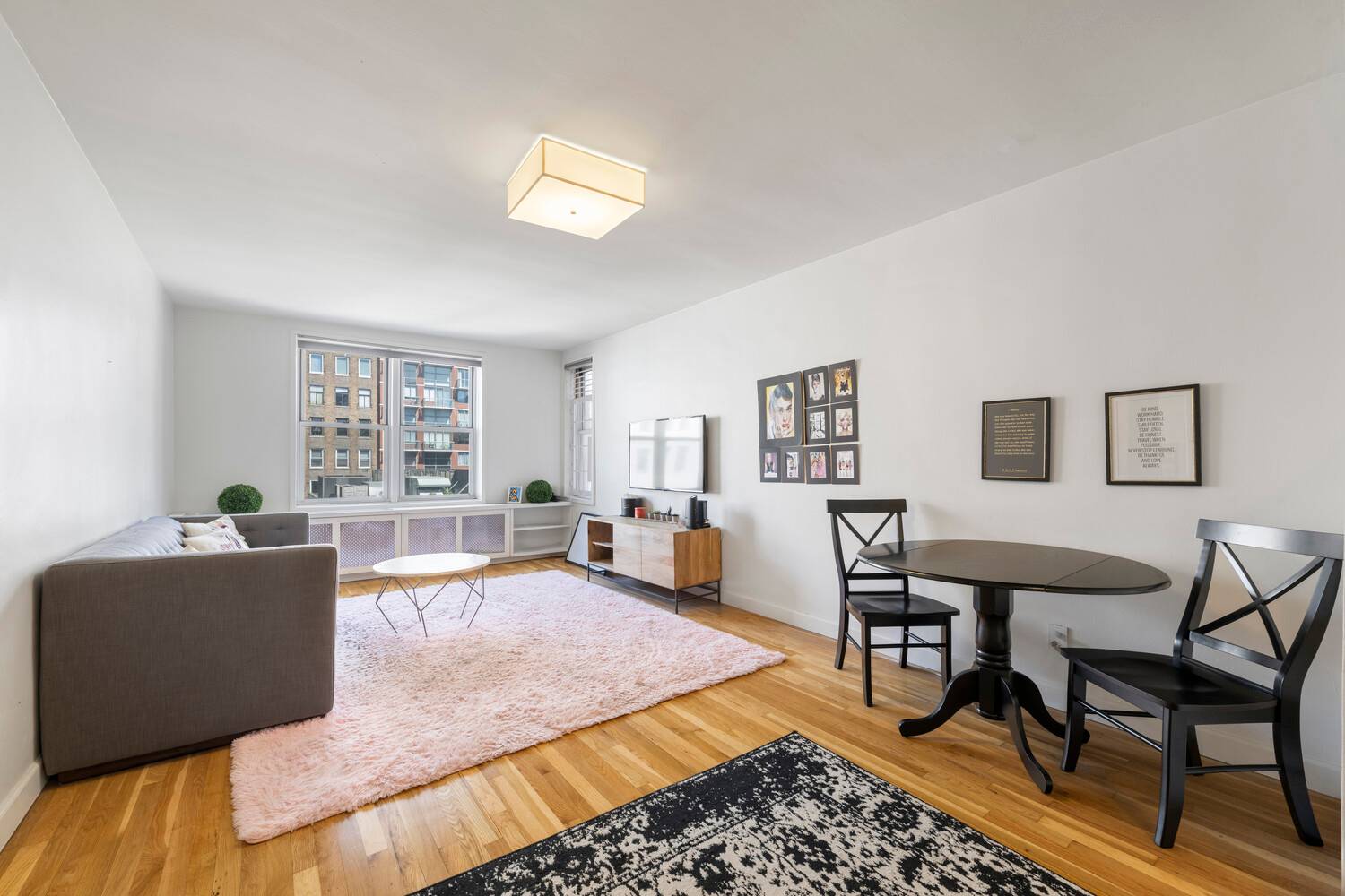 1 Bedroom for Sale at 25 West 13th Street, New York City Welcome to your new home in the heart of Greenwich Village !