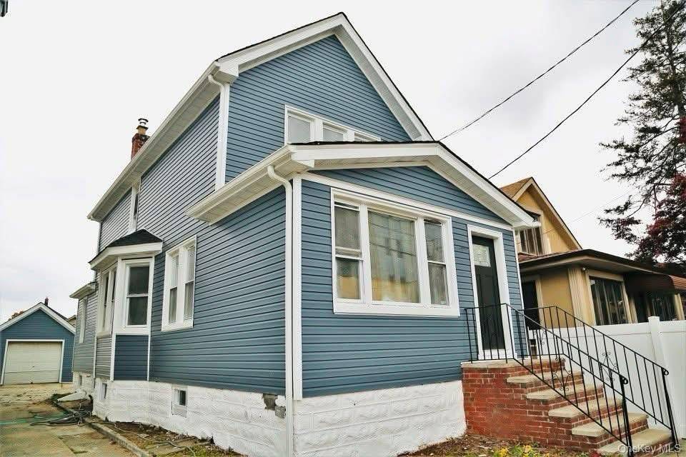 NICE FULLY RENOVATED HOUSE