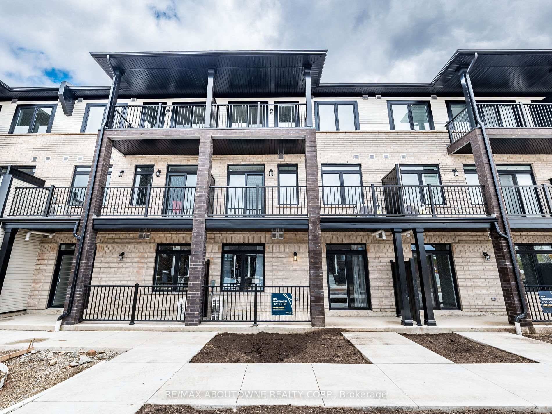Brand New Never Lived In A beautiful 2 bedroom 3 bathroom condo townhouse by Fusion Homes.