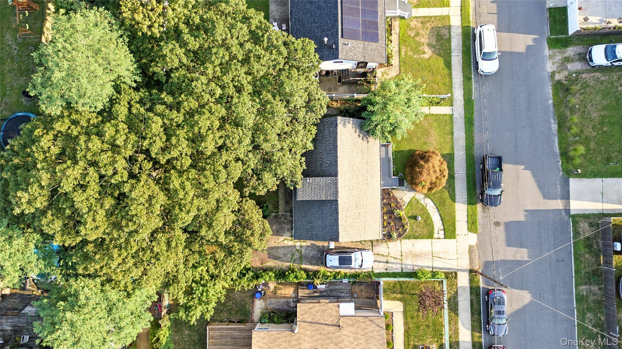 Must See Home in West Babylon !