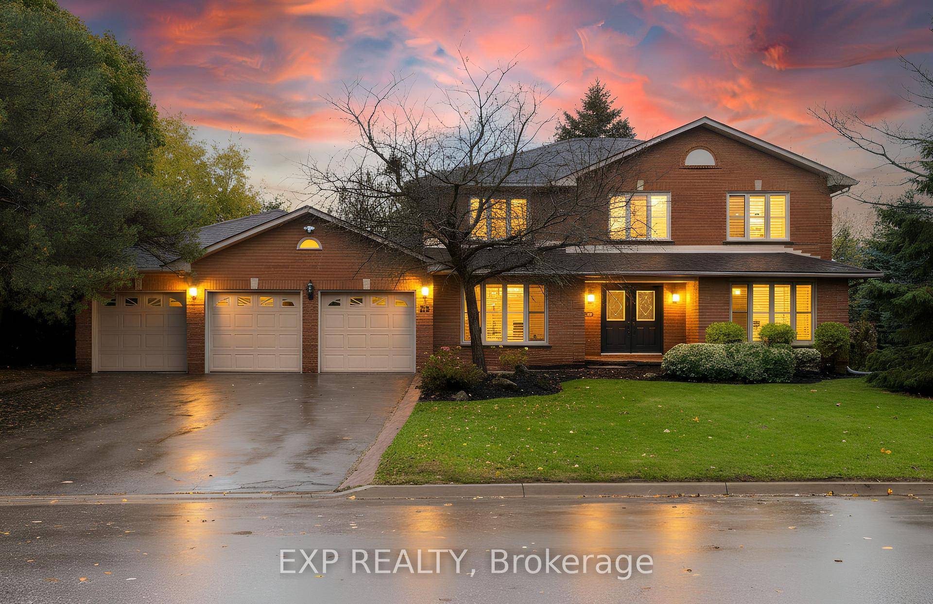 Welcome To 35 Dennis Drive, King City An Exceptional Opportunity In One Of King Township's Most Prestigious And Picturesque Neighbourhoods.