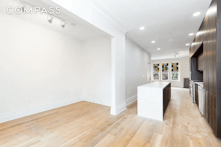 Renovated 2, 5 bedrooms 2 baths brownstone GARDEN DUPLEX apartment in trendy Bedstuy !