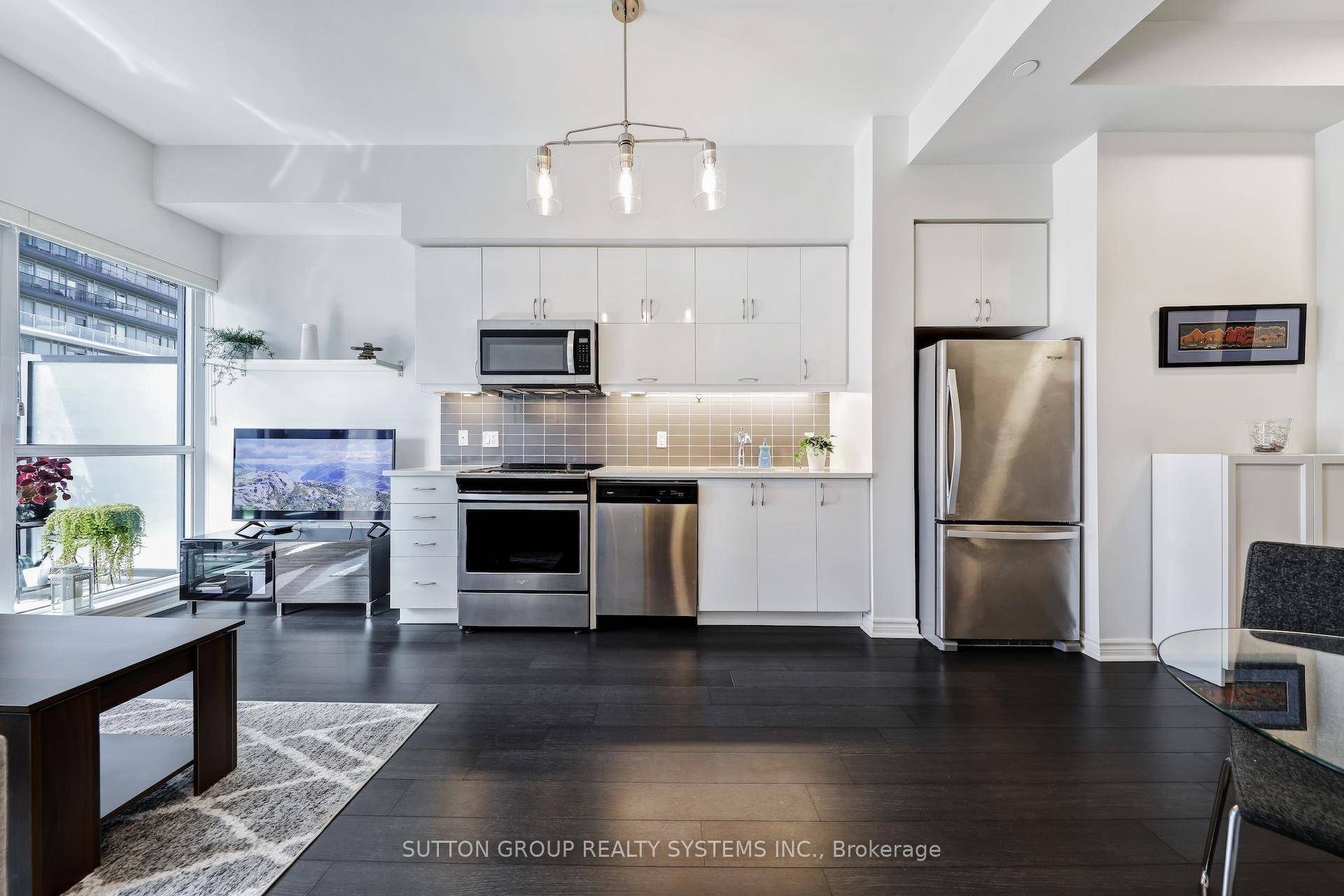 Welcome To this Prestigious And Sophisticated Condo At The Cove In Etobicoke's Most Desirable Waterfront Communities.
