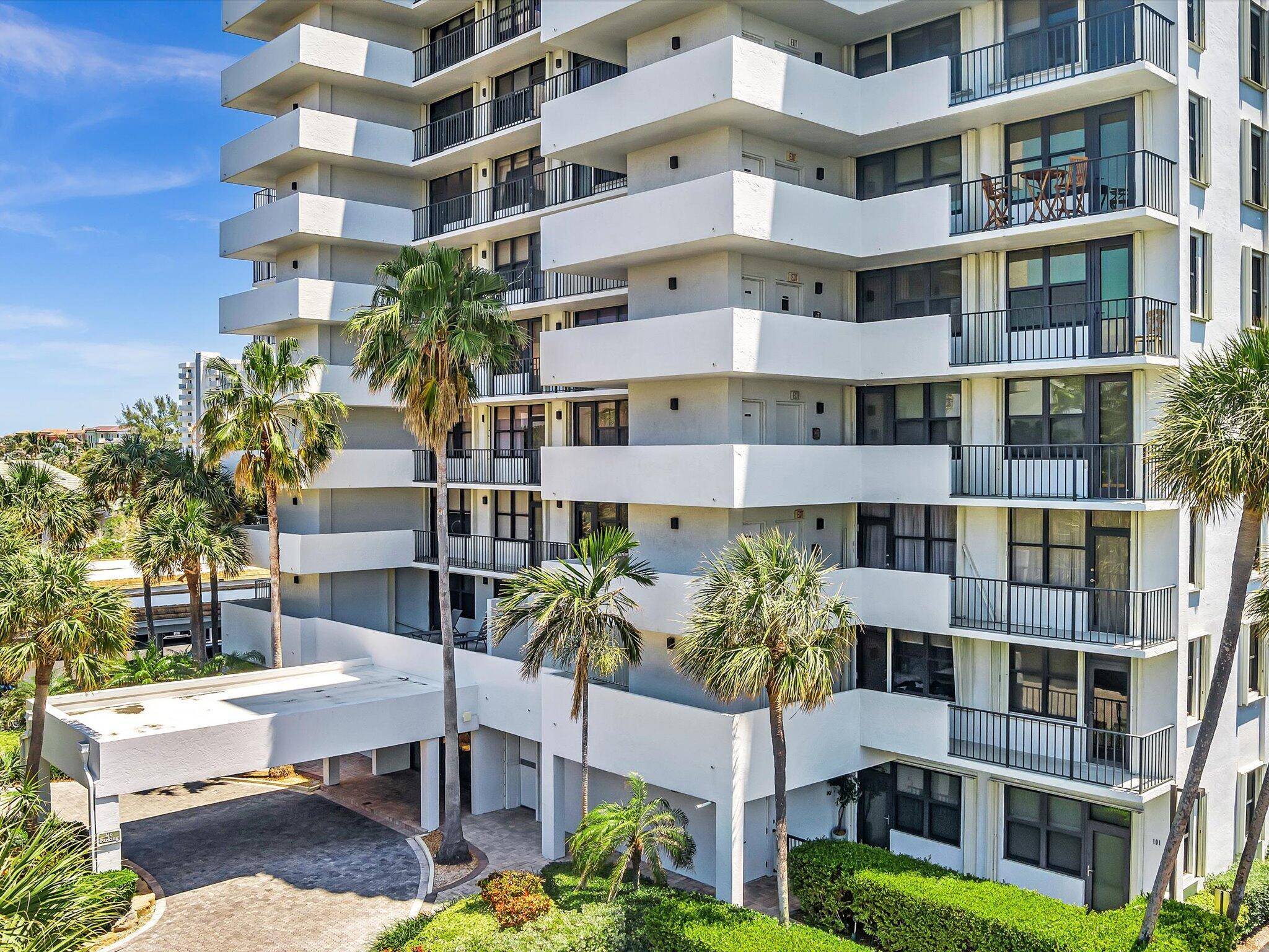 Beautifully renovated furnished 2 2 condo on 5th floor, available for seasonal or annual rent.