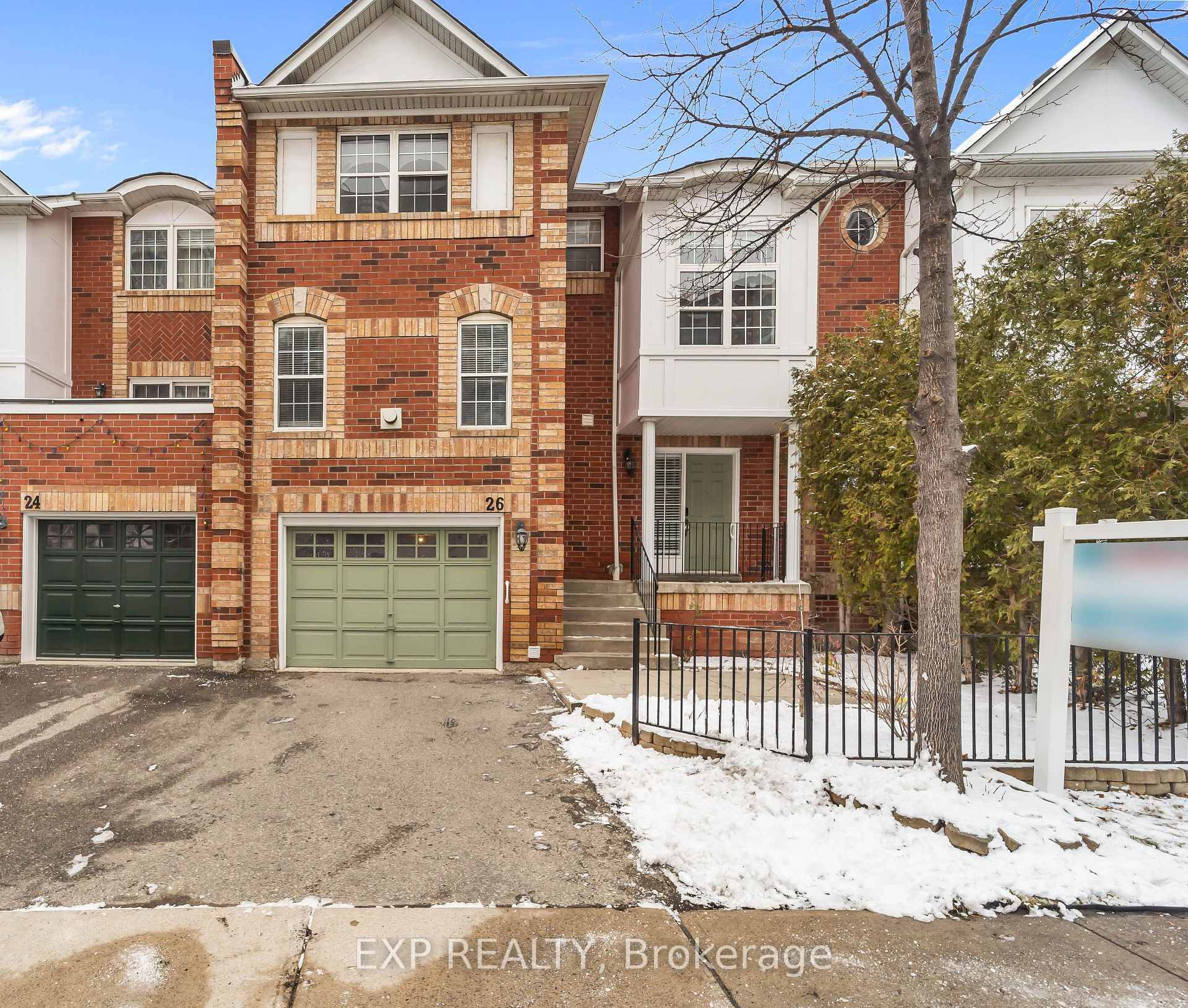 Bright amp ; Extra Wide Townhome in Prime Location !