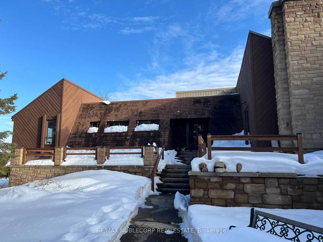 Presenting an exceptional opportunity in the prestigious enclave of King City, this prime 2 acre lot offers endless possibilities for renovation, redevelopment, investment, or a luxury custom built estate.