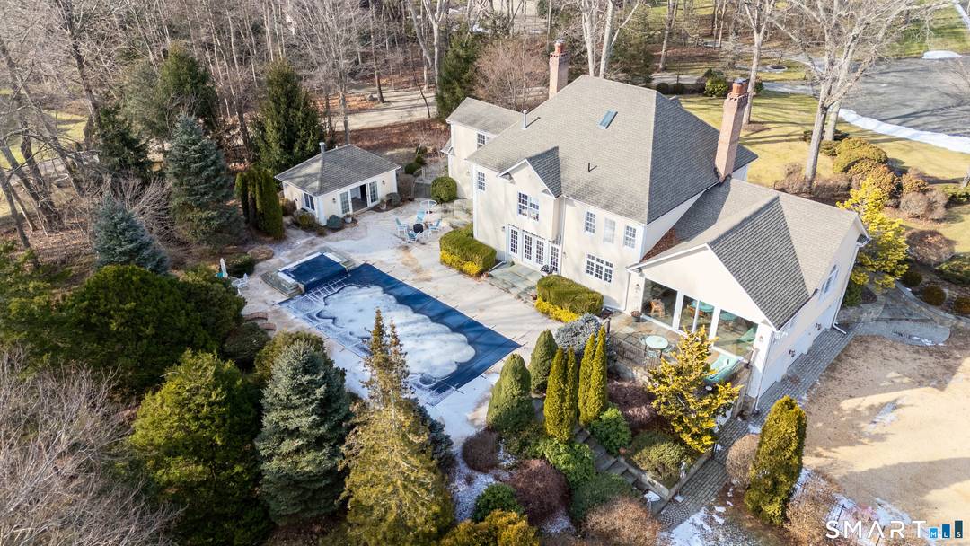 Welcome to 12 Fox Run Drive in Easton !