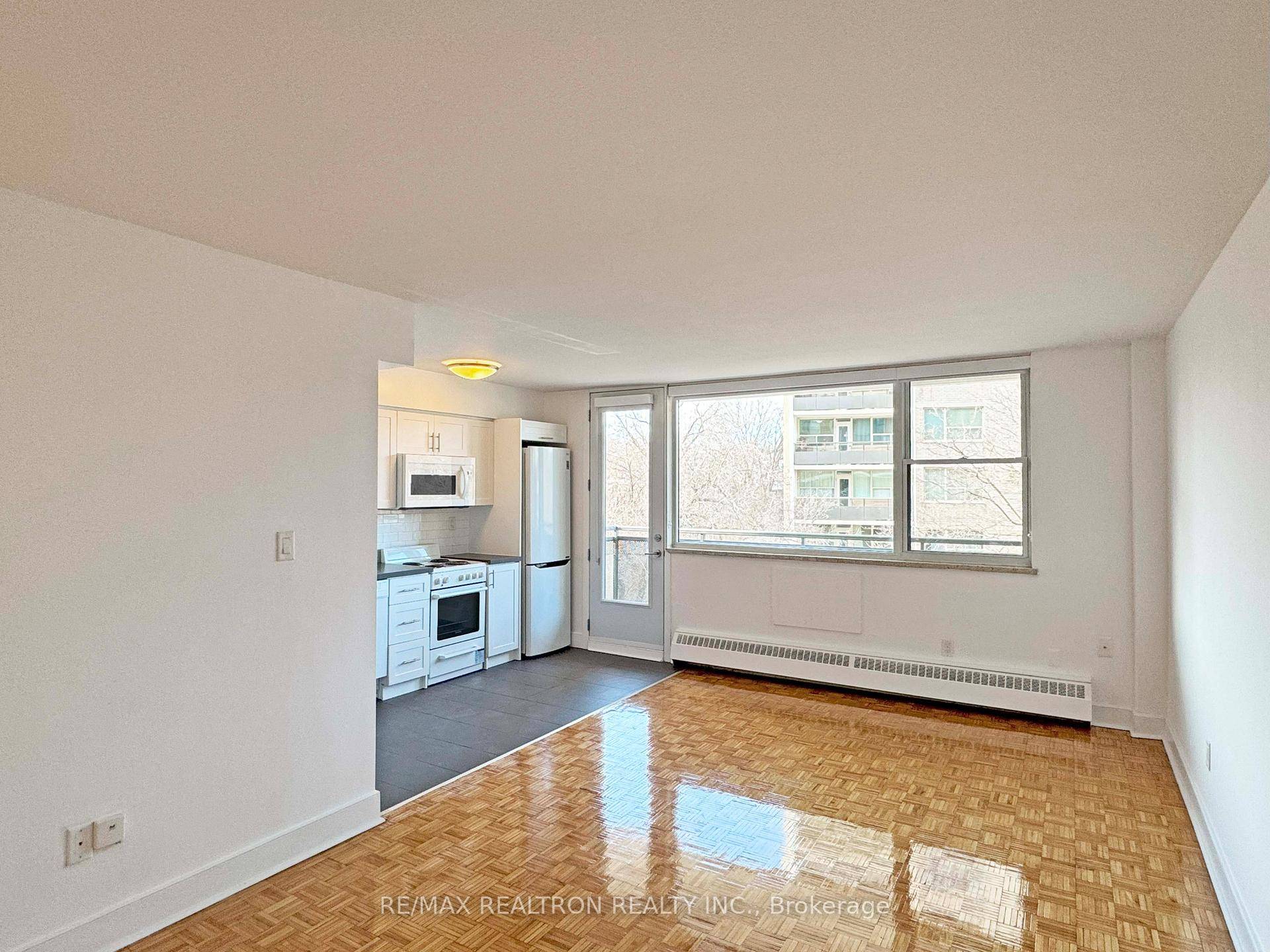 One month free rent Mid size apartment building, located in the fabulous Annex, a feast for intellectual activity.