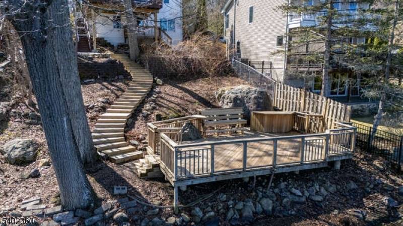 Beautiful lakefront home on Mount Glen Lake !