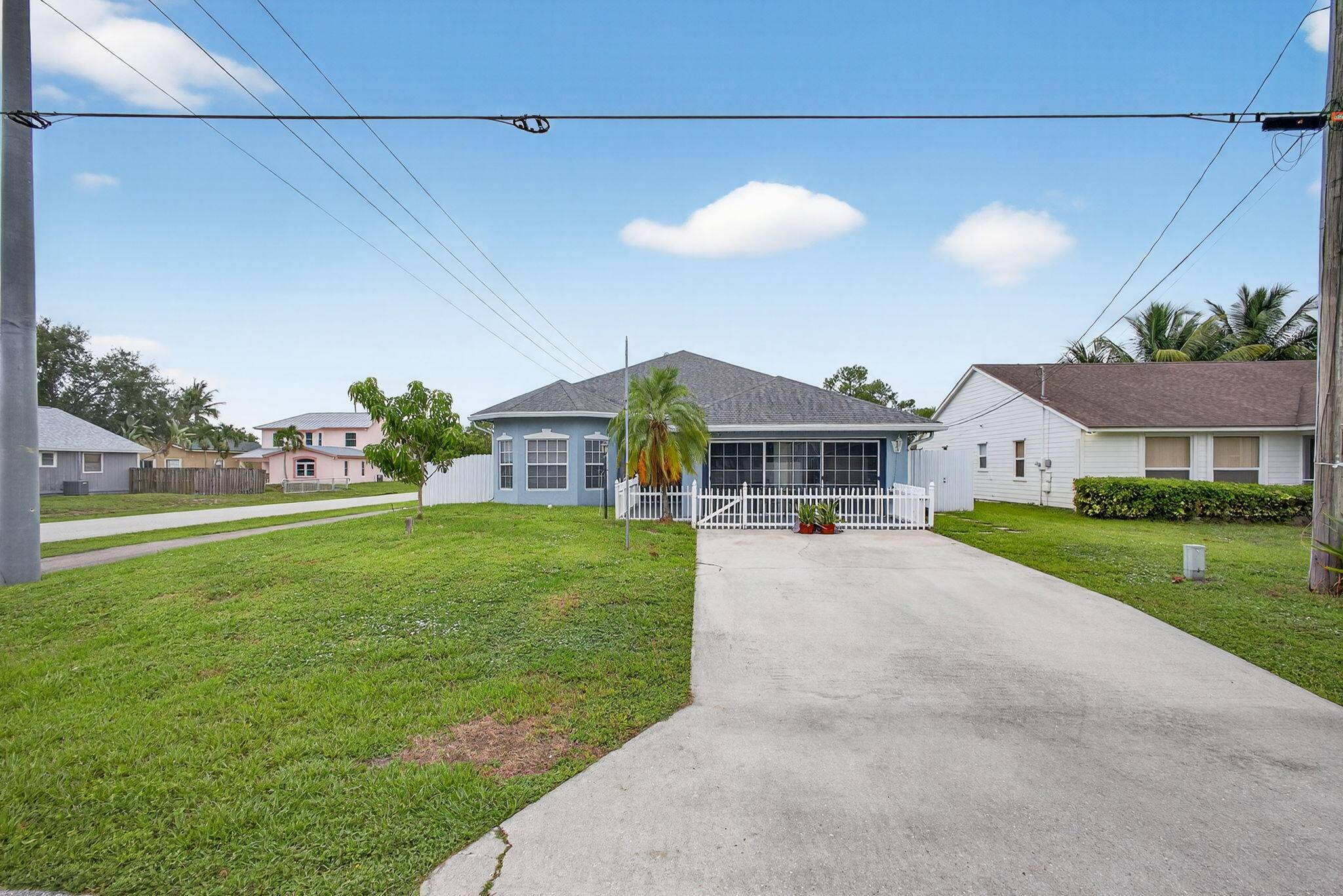 Beautifully maintained 4 bedroom, 2 bath home in the desireable Jupiter Heigths neighborhood.