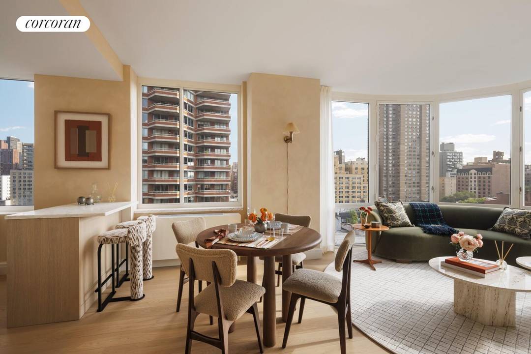 THE STRATHMORE PRESENTS A SUN DRENCHED ONE BEDROOM WITH OPEN CITY VIEWS Rising 44 stories above the leafy charm and quiet sophistication of the Upper East Side, The Strathmore is ...