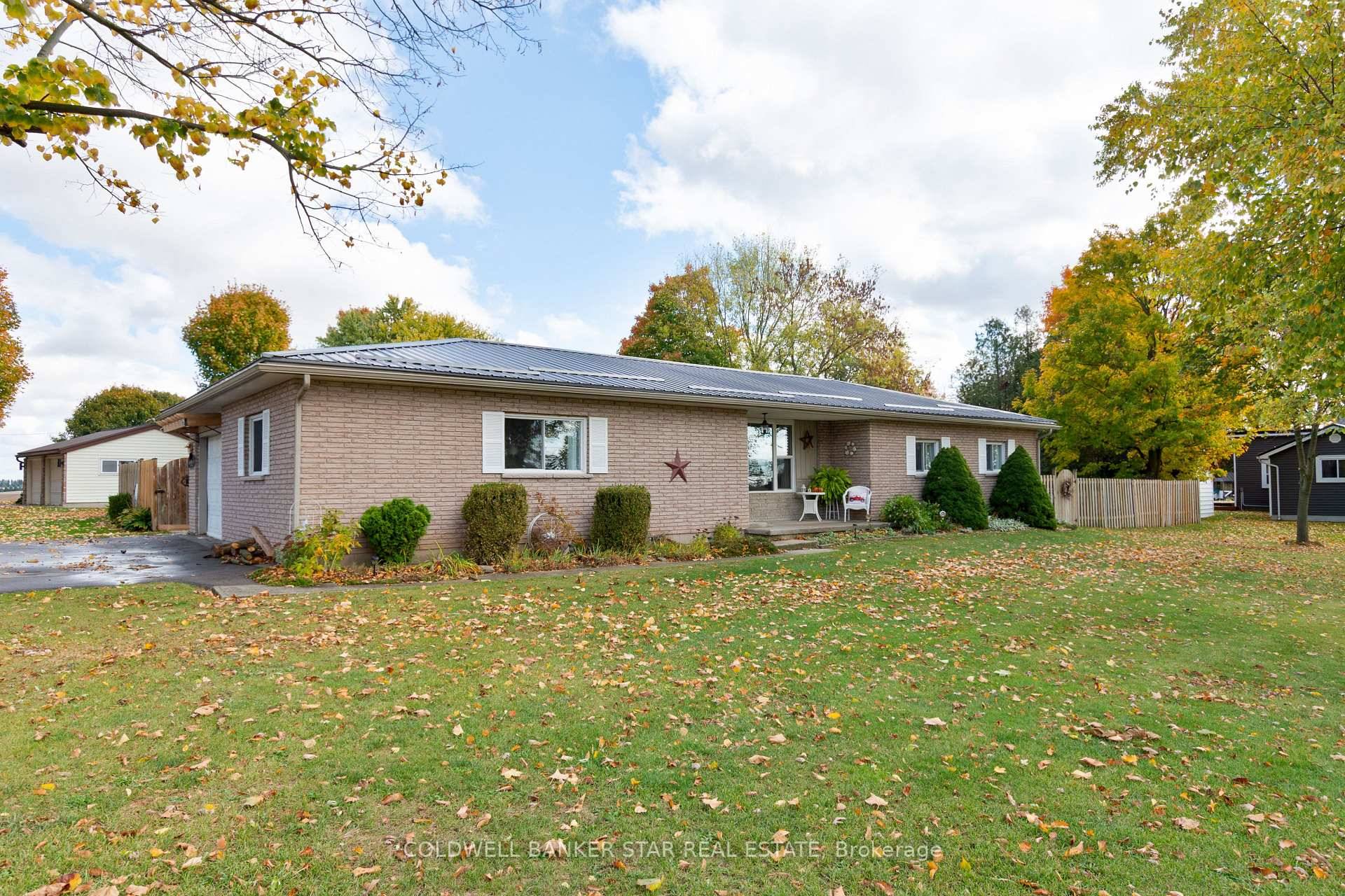 Are you looking for a beautiful brick Ranch Bungalow on a large corner lot just minutes from St Thomas ?