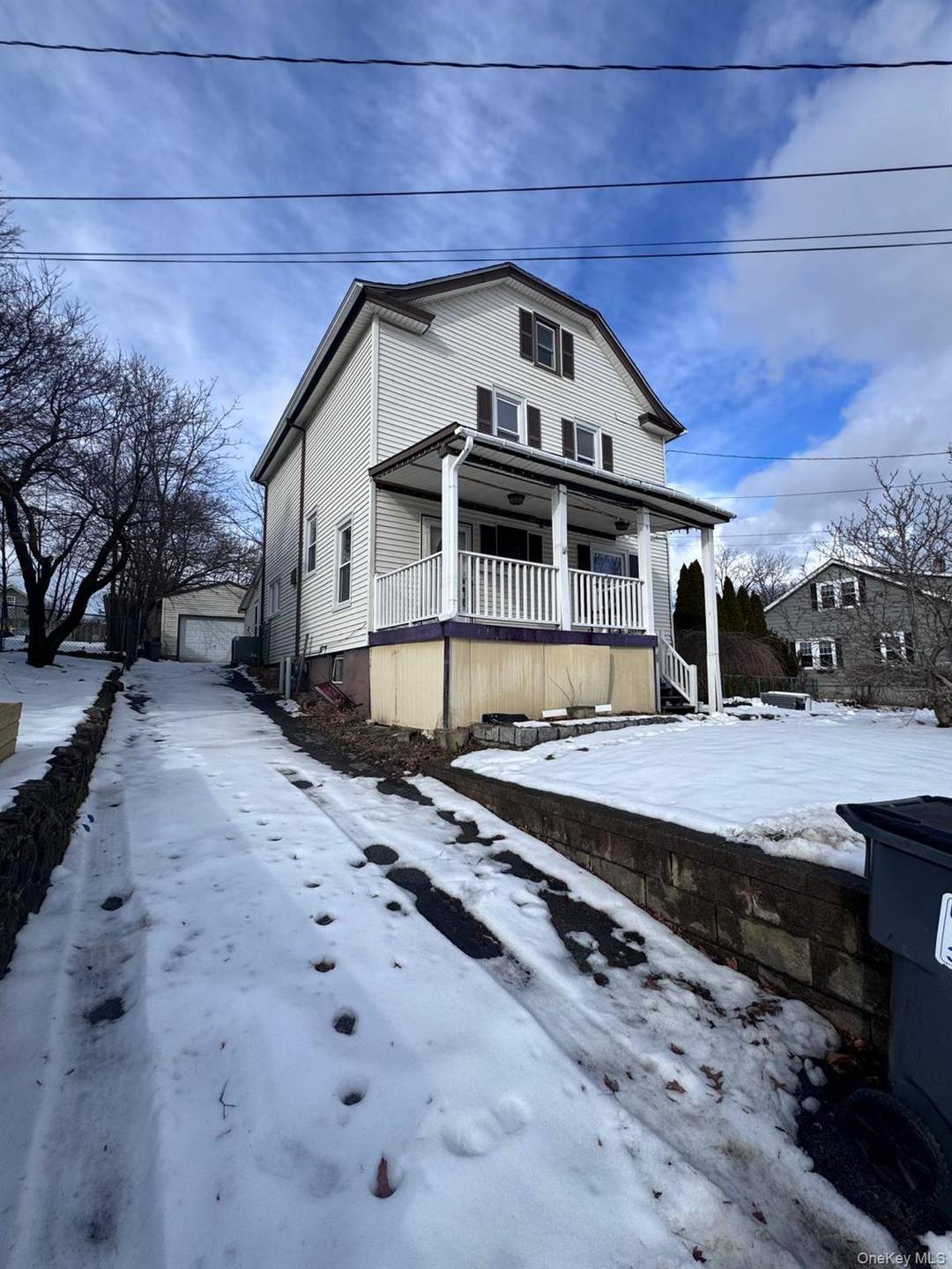 Welcome to 709 Tower Avenue !